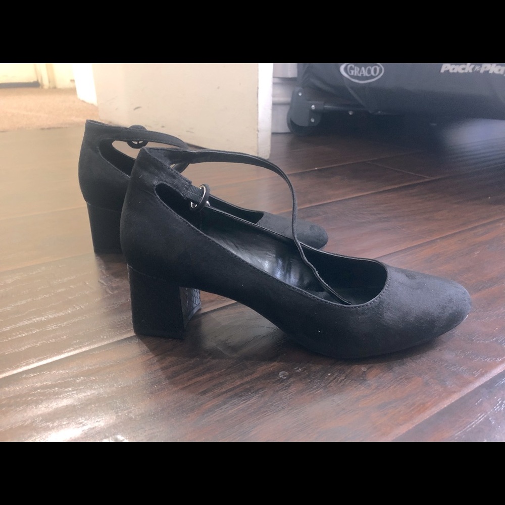 Bandolino
Odear Women's Ankle Strap Pump